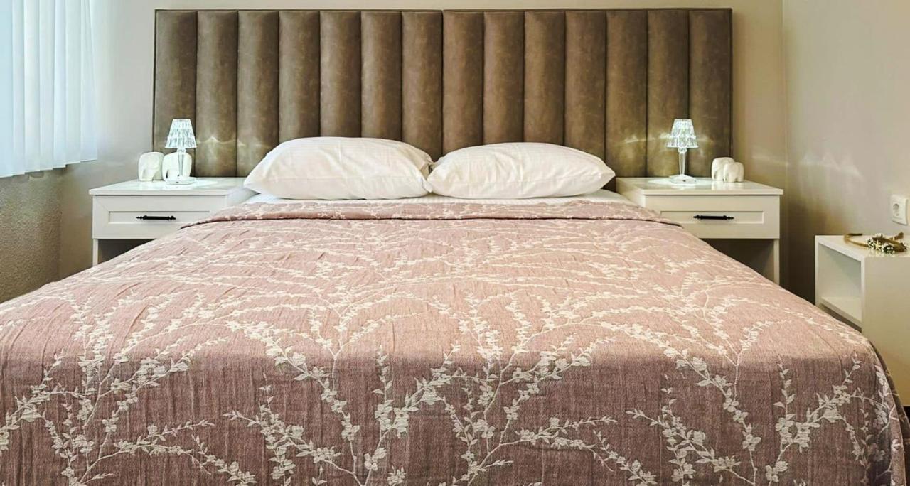 Hi Hotel Ivy Bueyuekada Prinseøyene Eksteriør bilde