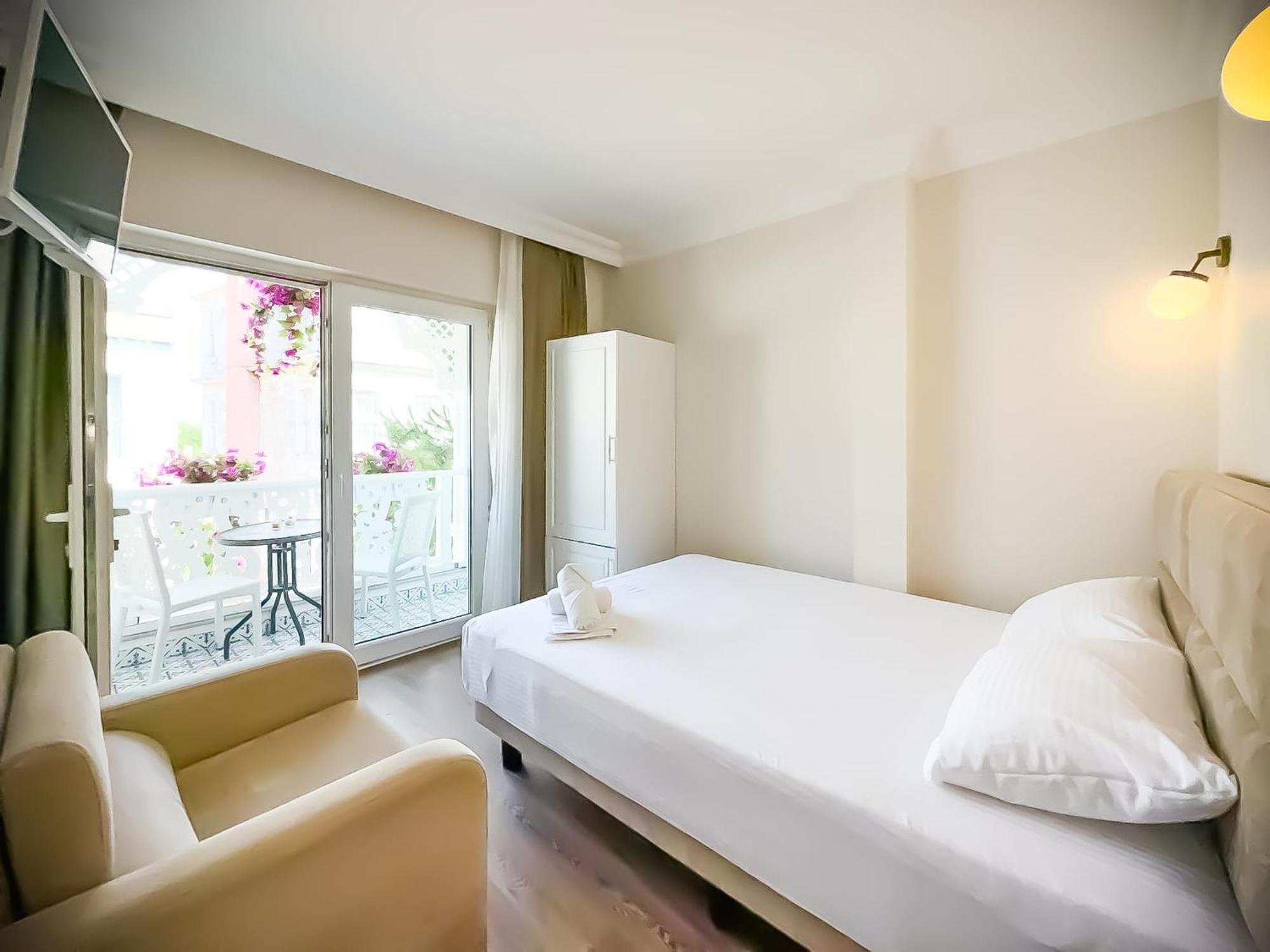 Hi Hotel Ivy Bueyuekada Prinseøyene Eksteriør bilde